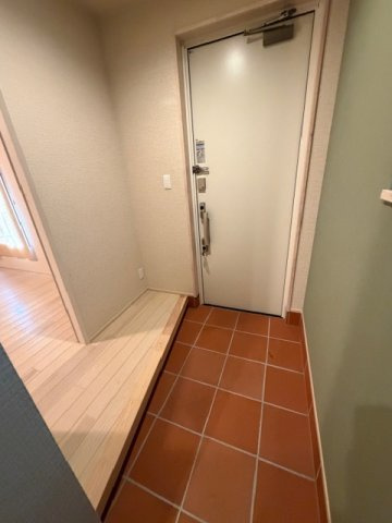 一宮市今伊勢町馬寄字上畑田の中古一戸建の玄関