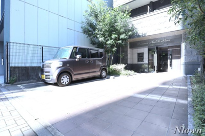 【駐車場】 | プレサンス錦ラウム | カースペースがあります