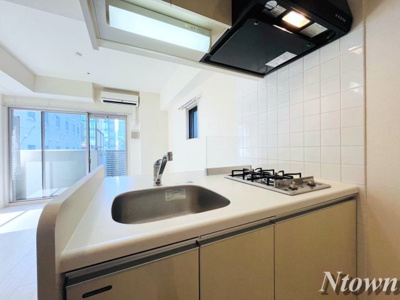 【キッチン】 | プレサンス錦プレミアム | コンパクトなキッチンで掃除もラクラク