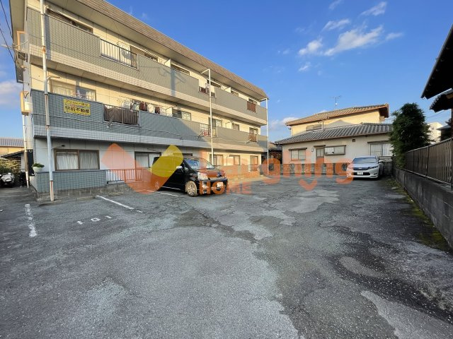 アシュレー国分の駐車場
