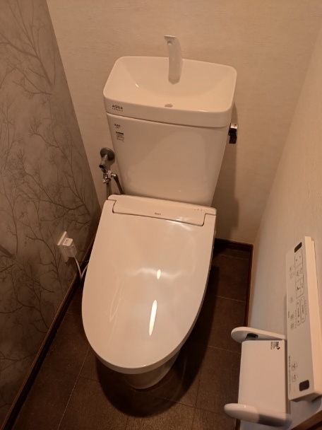 西宮市松籟荘　中古戸建のトイレ