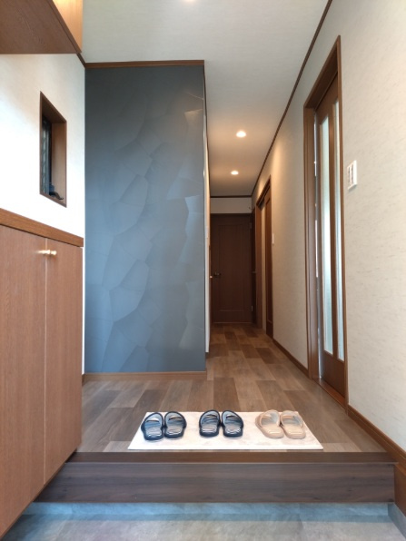 西宮市松籟荘　中古戸建の玄関