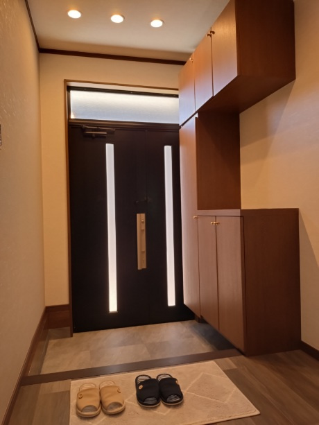 西宮市松籟荘　中古戸建の玄関