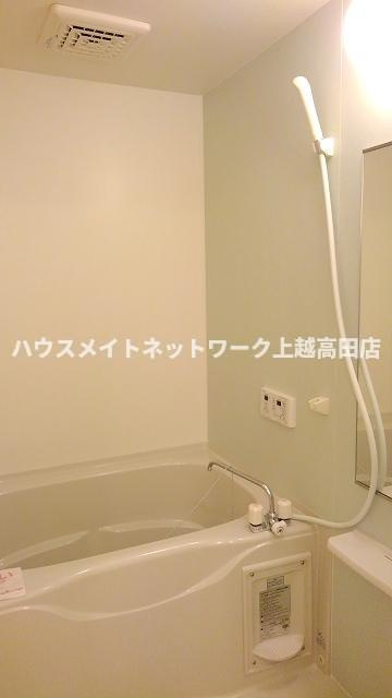 グロースフェルトＡの浴室|追焚機能付
