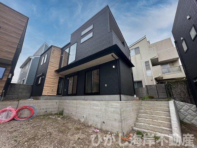 鎌倉市由比ガ浜４丁目　新築戸建　全５棟の外観|4月19日撮影　外構工事中　現地外観