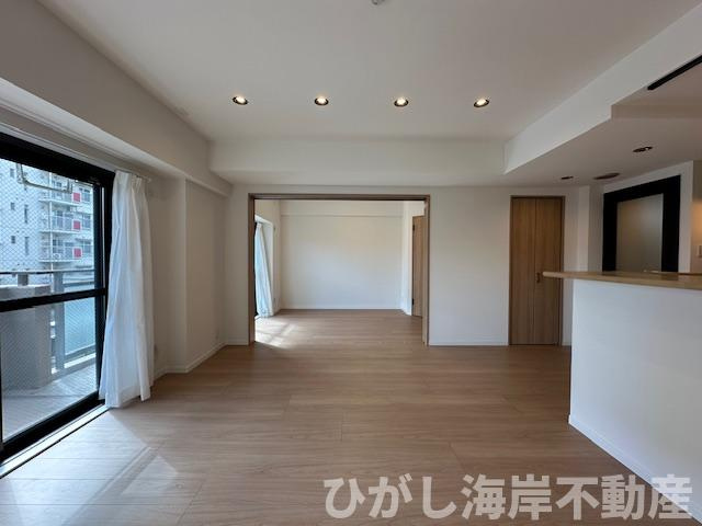 ルイシャトレ湘南ライフタウンの居間・リビング|新規リフォーム完了！　14.5帖　LDK