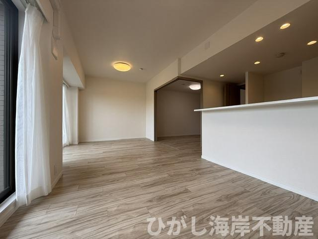 グレーシア湘南ライフタウンの居間・リビング|新規リフォーム完了！　16.6帖  LDK