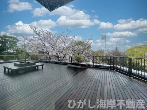 グレーシア湘南ライフタウンの中庭|共有スペース　ウッドデッキ