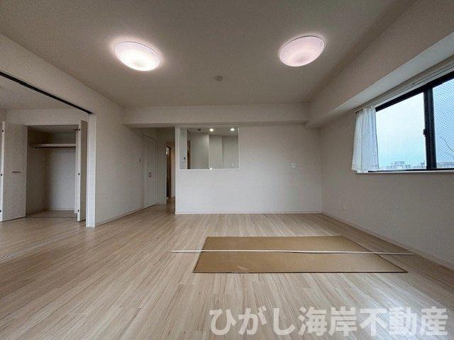 レゾン茅ヶ崎中海岸の居間・リビング|新規リフォーム完了！　17.9帖　LDK
