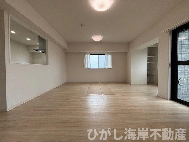 レゾン茅ヶ崎中海岸のダイニング|新規リフォーム完了！　17.9帖　LDK