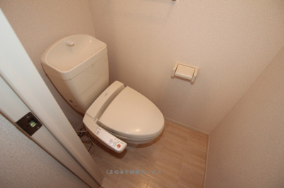 【トイレ】 | セゾンコート | シンプルで使いやすいトイレです
セゾンコート　203号室　2014/11/24撮影
