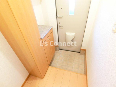 【玄関】 | サニーブライト | 背の高い下駄箱で靴も収納できます。