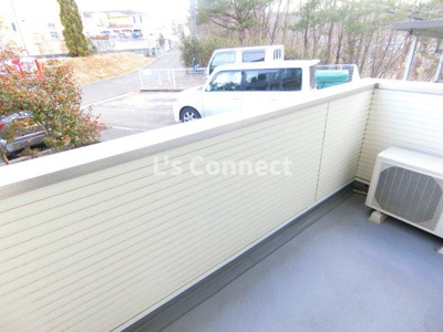 【バルコニー】 | サニーブライト | 晴れた日には洗濯物もたくさん干せます。