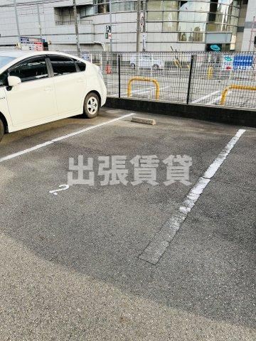 仲介手数料0円！ルトゥールの駐車場