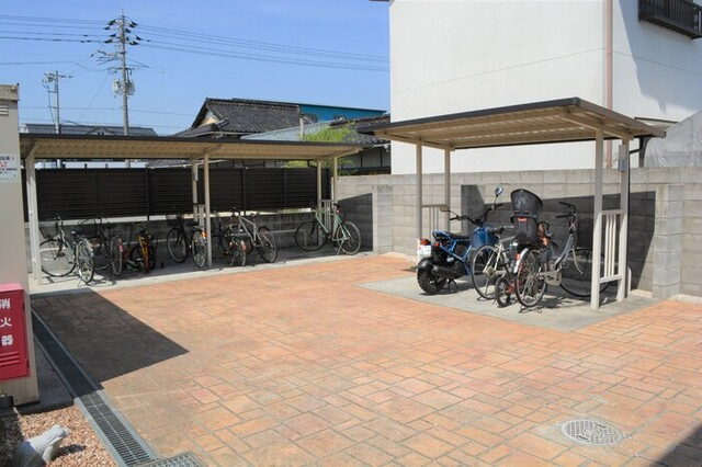 ブルースター東宮　A館のその他|駐輪場