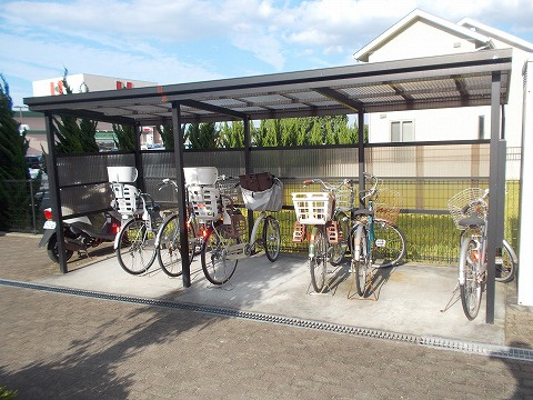 ビックイースト Bの外観|駐輪場