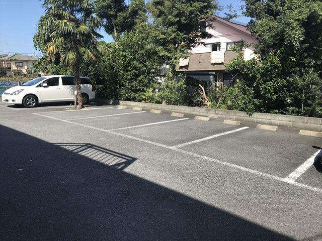 シャレードⅠの駐車場