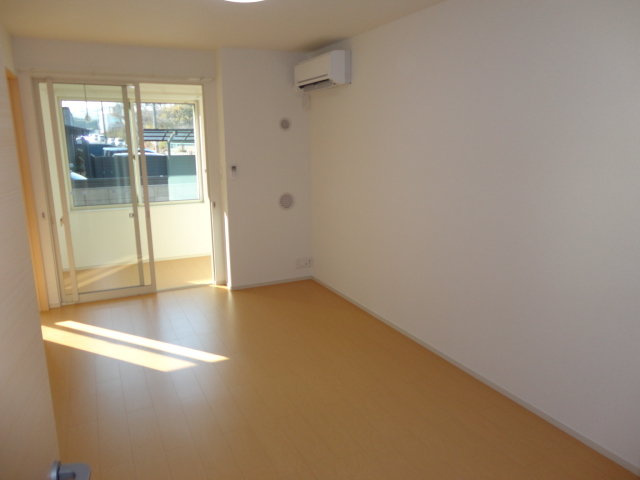 ボヌール2の居間・リビング