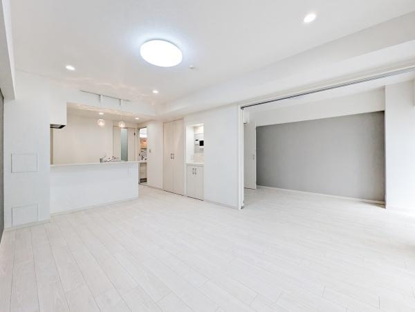 クオス金沢八景レジデンシャルステージの居間・リビング|明るいLDK！！
陽当たり良好です。
