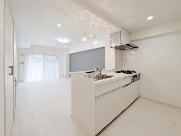 クオス金沢八景レジデンシャルステージのキッチン|対面式のキッチンはお料理中でも家族とのお話も弾みます。
