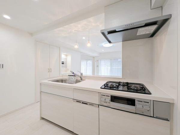 クオス金沢八景レジデンシャルステージのキッチン|同仕様のキッチンです！
設備、収納充実のキッチンです。
