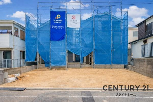 横浜市南区中里４丁目の新築一戸建の外観|いつでもご案内可能です！
お車でご自宅まで送迎承ります。