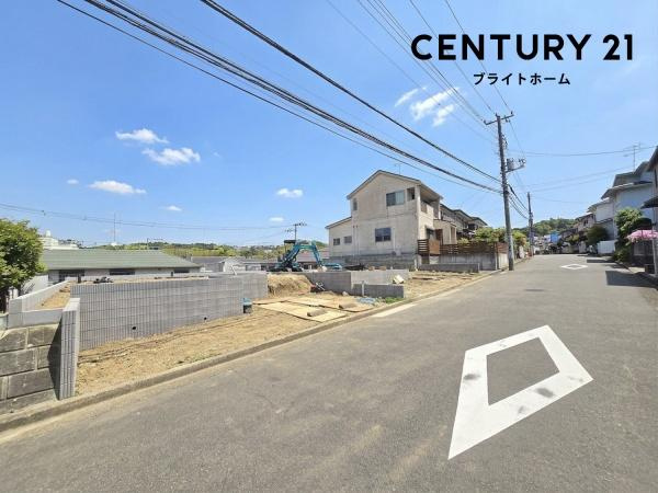 横浜市戸塚区下倉田町の新築一戸建の前面道路含む現地写真|閑静な住宅街につき住環境良好です♪