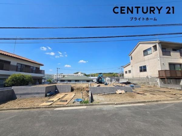 横浜市戸塚区下倉田町の新築一戸建の外観|同仕様物件もご案内をさせて頂きます。
お車でご自宅まで送迎承ります。