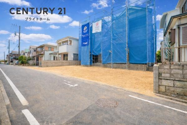 横浜市南区中里４丁目の新築一戸建の前面道路含む現地写真|落ち着いた街並みになります。
陽当り良好の明るい住まい♪