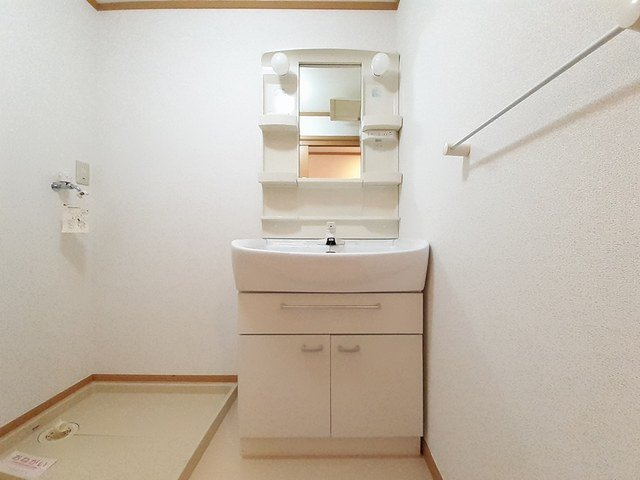 カーサ・クレールⅣの洗面所|コンパクトで使いやすい洗面所