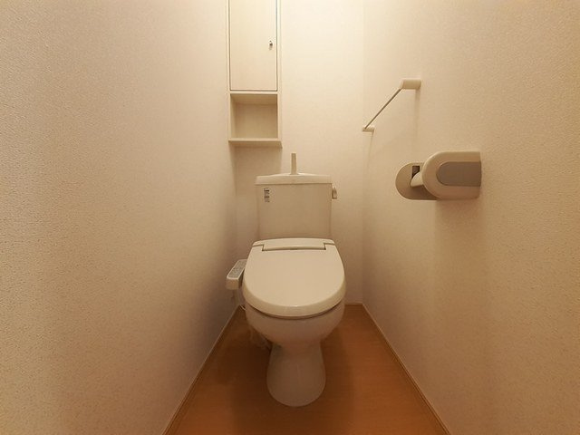 カトルセゾンＣのトイレ|清潔感のあるトイレです