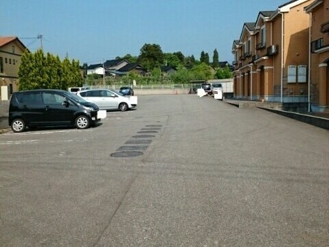 カトルセゾンＣの駐車場|駐車場完備です