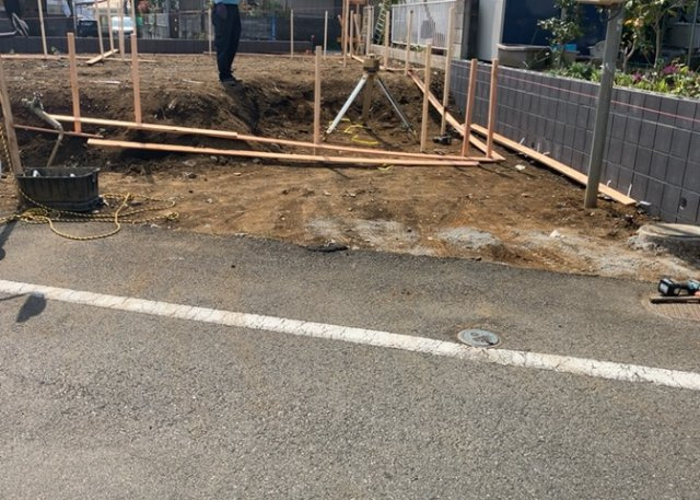 【駐車場】 | 駐車場と明記されていても、最小スペースでつくられた駐車場だと大型車は駐車できなかったり、出入りしにくくなったりする可能性があります。お車のサイズと購入したい物件の駐車場のサイズを現地で確認しましょう。