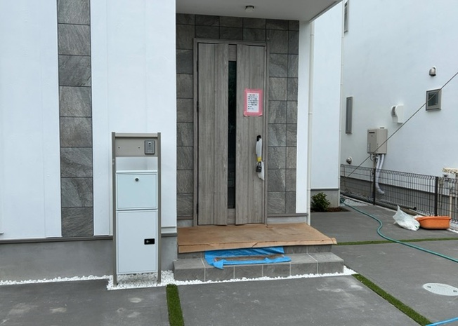 【防犯設備】 | 当然のことではありますが、オートロックやセンサーライト、ホームセキュリティーなどの防犯設備があれば、小さいお子様がいるご家庭も安心ですよね！まず物件購入の際は、防犯設備もチェックするようにしましょう。