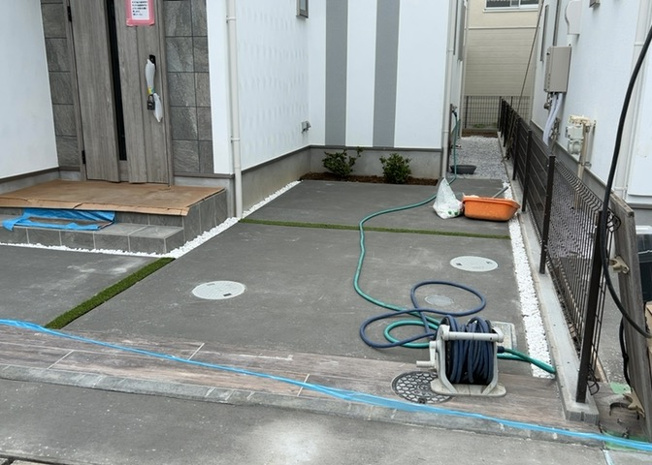 【駐車場】 | 駐車場と明記されていても、最小スペースでつくられた駐車場だと大型車は駐車できなかったり、出入りしにくくなったりする可能性があります。お車のサイズと購入したい物件の駐車場のサイズを現地で確認しましょう。