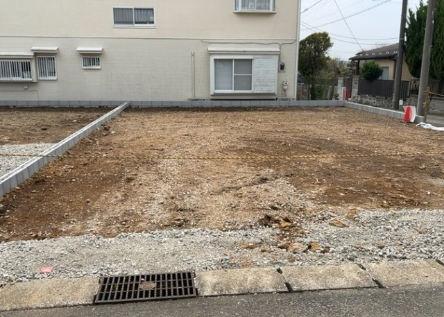 【設備】 | 敷地内には、散水栓や立水栓があります。水道水を直接利用できるため、水を運ぶ手間を省くことが出来ます。大量の水を必要とする洗車作業や清掃などに役立ちます。その他設備とあわせて、現地でご確認ください。