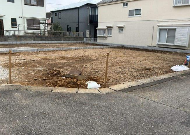 【庭】 | 庭があることでガーデニングや家庭菜園はもちろん、こどもの遊び場やペットを放して遊ぶことができます。また、家の周囲に余裕があるということです。隣地との間があれば、十分な日当たりと、風通しが確保できます。
