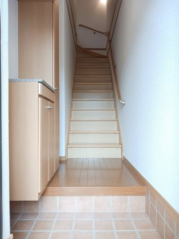 【玄関】 | クローバー嶺田