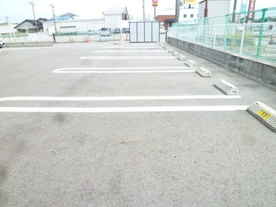 【駐車場】 | トーク鷹の羽Ⅲ