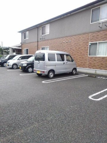 ラフレシール・友Ａの駐車場
