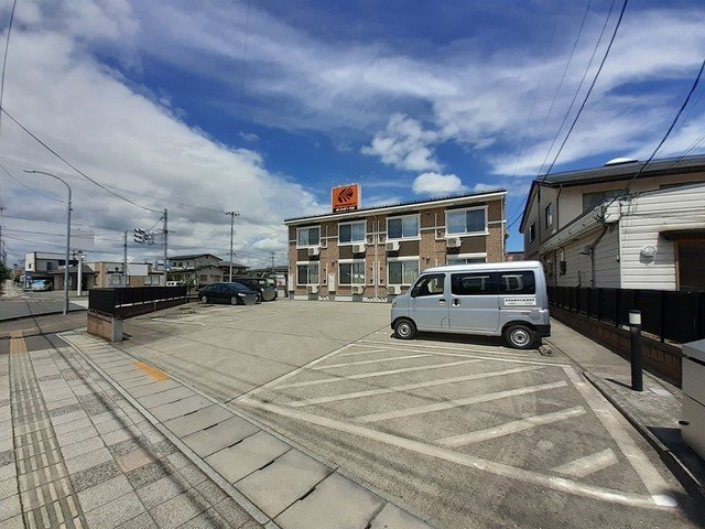 シルナージュの駐車場