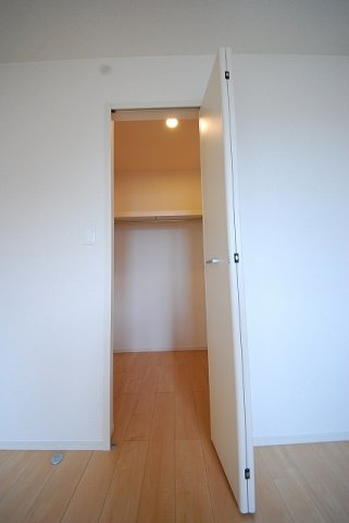 ＲＥＳＴ　ＷＯＯＤ　２の収納