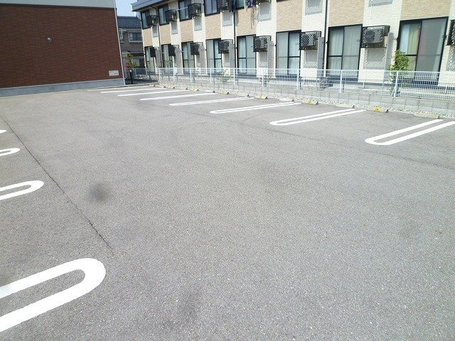 フェリスの駐車場