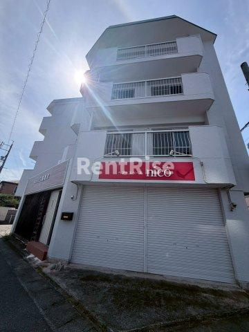 深山マンションの外観
