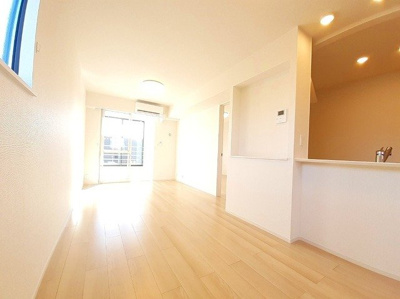 【居間・リビング】 | アダージオＡ | こちらのリビングで趣味の時間をお楽しみください