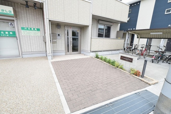 グランドゥールTAKEOの駐車場