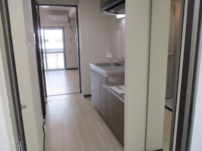 【玄関】 | トーマス国場 | ※室内写真は参考画像になります。