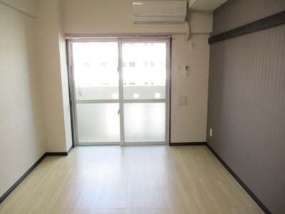 【洋室】 | トーマス国場 | ※室内写真は参考画像になります。