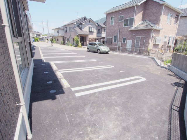 ソラーナの駐車場