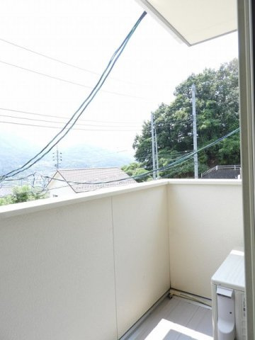 サニーエレガントハウスＢのバルコニー|バルコニーからの眺めを楽しみながら食事をしませんか